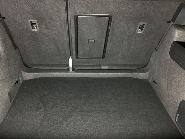 Fahrzeugabbildung Skoda Karoq Selection 1.5 TSI/DSG/ACC/SHZ/SmartLink