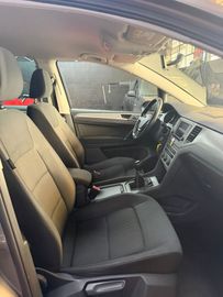 Volkswagen Golf - 6