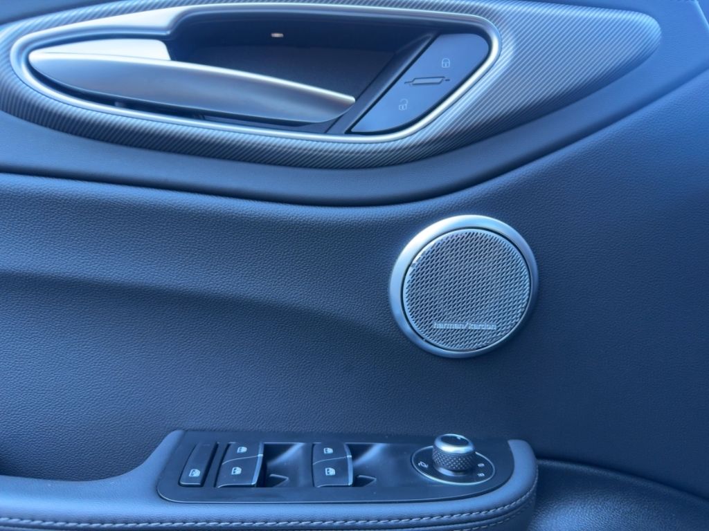 Fahrzeugabbildung Alfa Romeo Giulia Competizi.Matt Silber (ab Werk) Limitiert