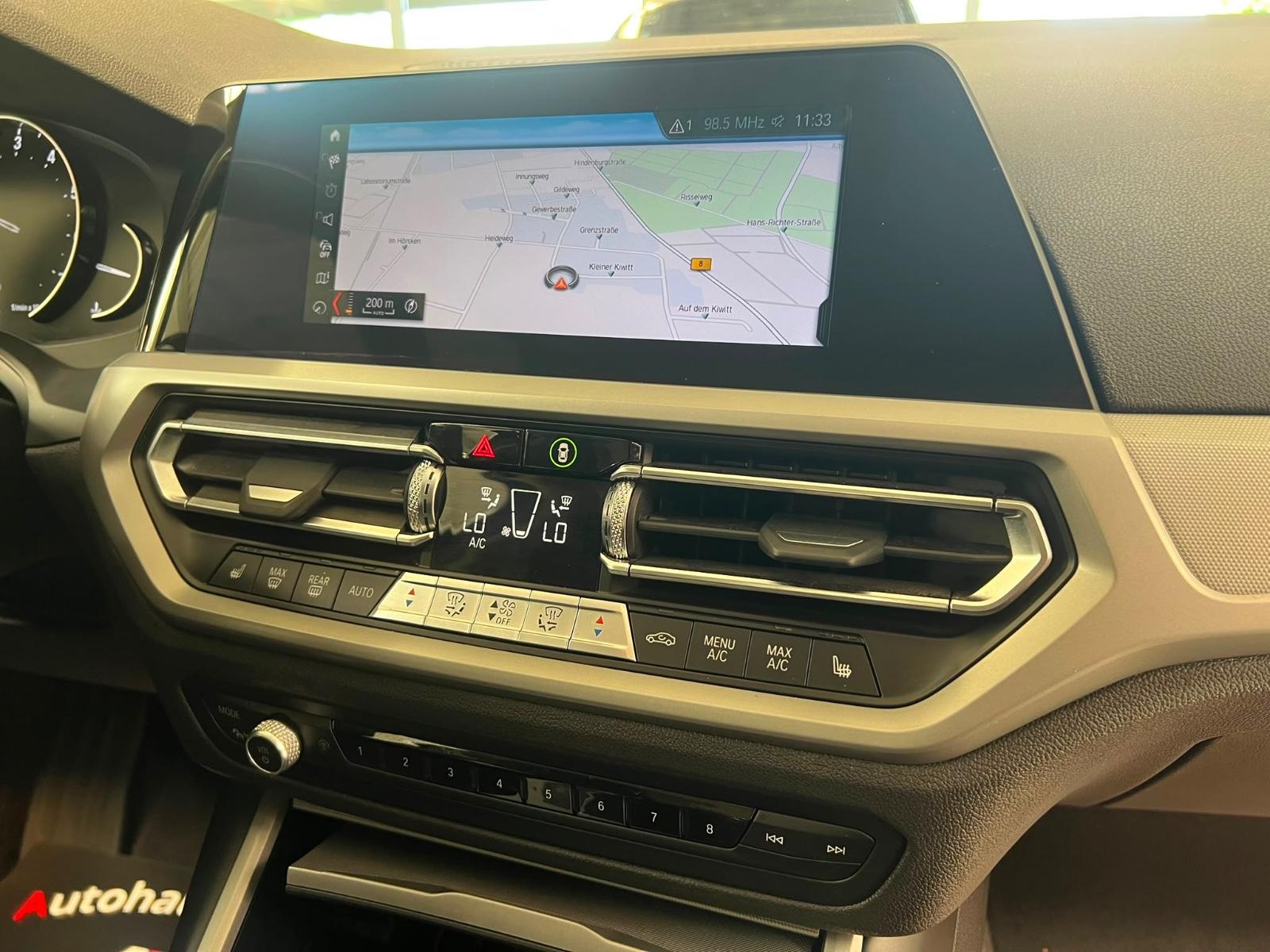 BMW 330 i Advantage Automatik /NAVI/SHZ/MULTI/TOP