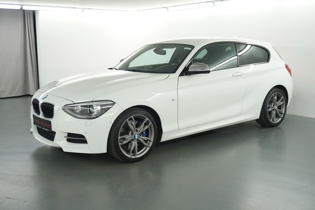 BMW M135i xDrive Harman-Kardon Kamara