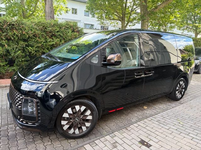 Image of Hyundai STARIA