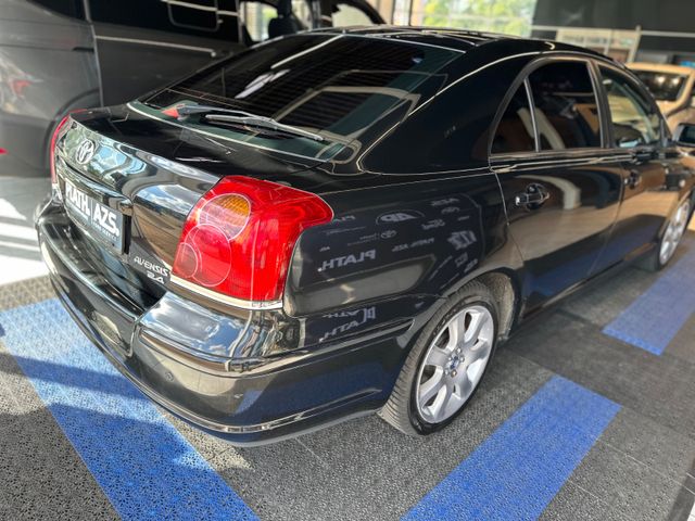 Toyota Avensis 2.4 Executive Liftback