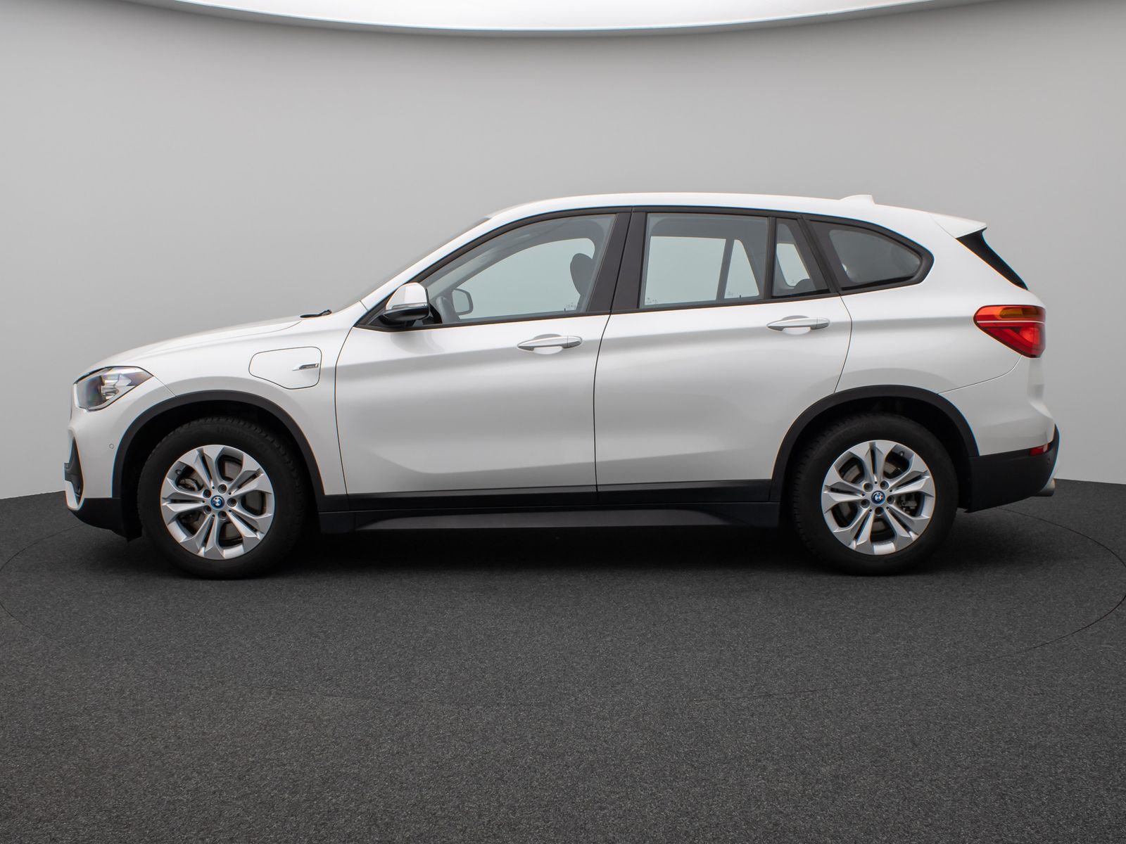 Fahrzeugabbildung BMW X1 xD25e Parkassist DAB AHK Geschwindigkeitsreg