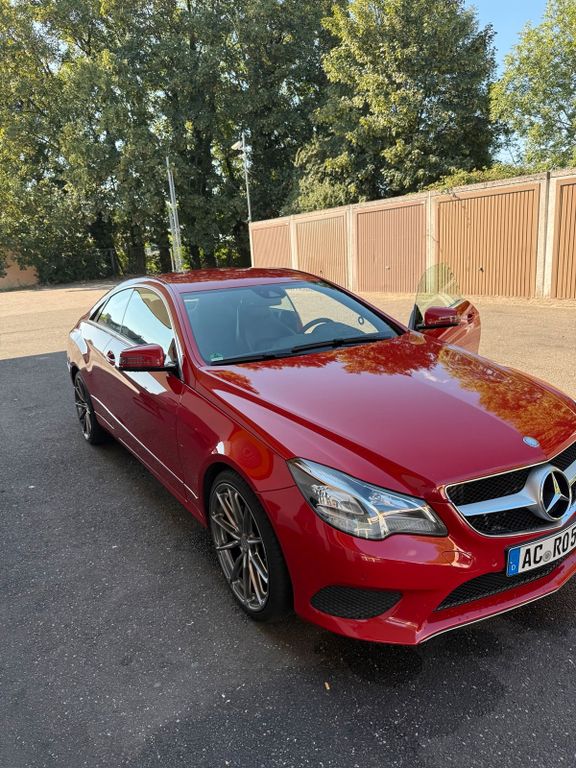 Image of Mercedes-Benz E 220