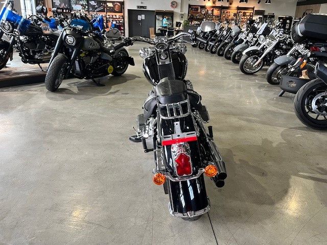 Fahrzeugabbildung Harley-Davidson FLSTNI Softail Deluxe Custom 96cui Twin Cam