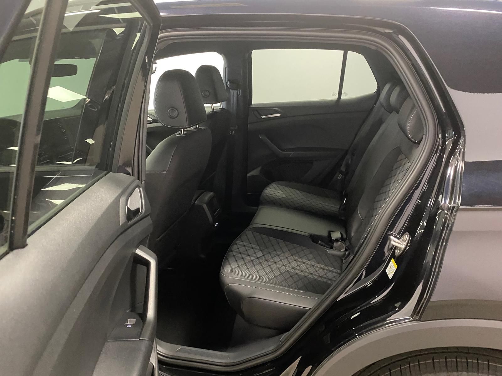 Fahrzeugabbildung Volkswagen T-Cross 1.5 TSI DSG BLACK STYLE R-Line+AHK+ACC++