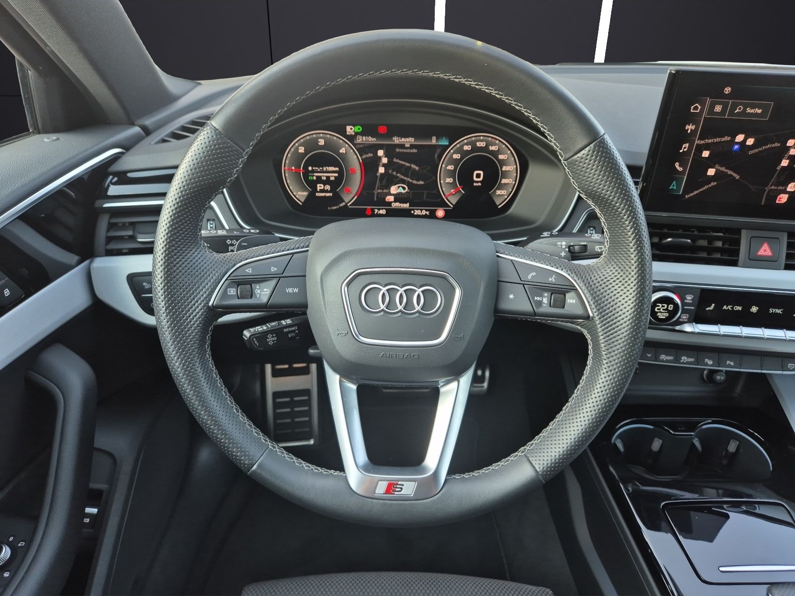 Fahrzeugabbildung Audi A4 Avant 40 TDI quattro S-line S-tronic Matrix A