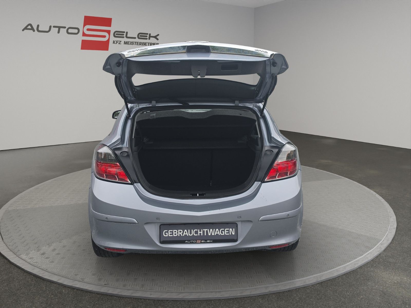 Fahrzeugabbildung Opel Astra H GTC Innovation TEMPOMAT KLIMA PDC