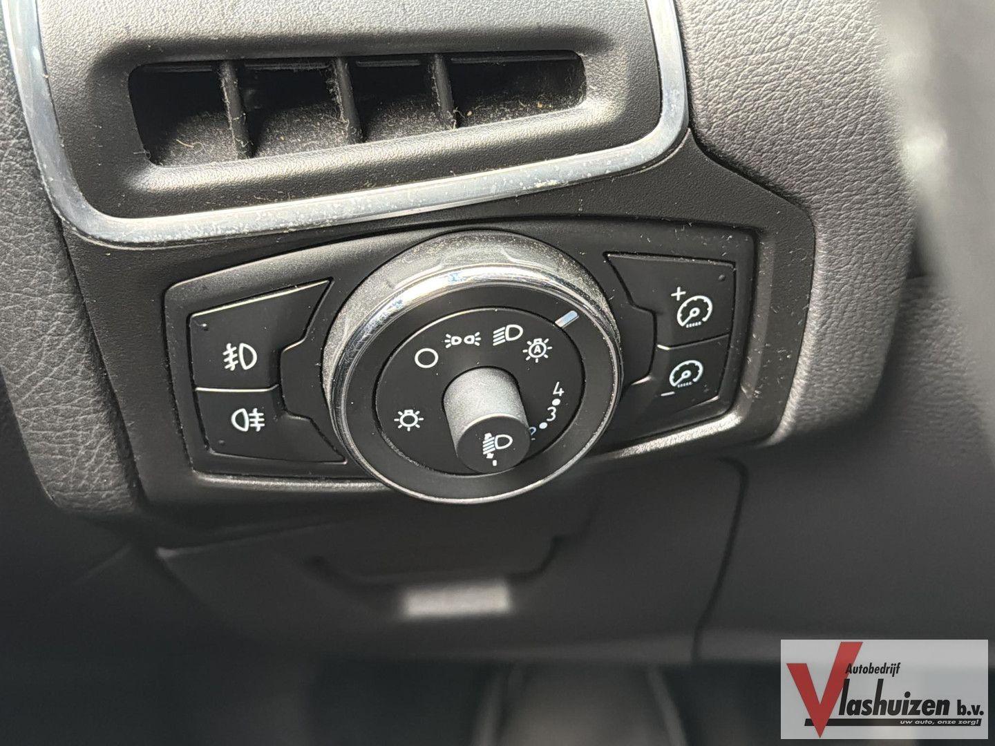 Ford Focus 2012 — photo 19