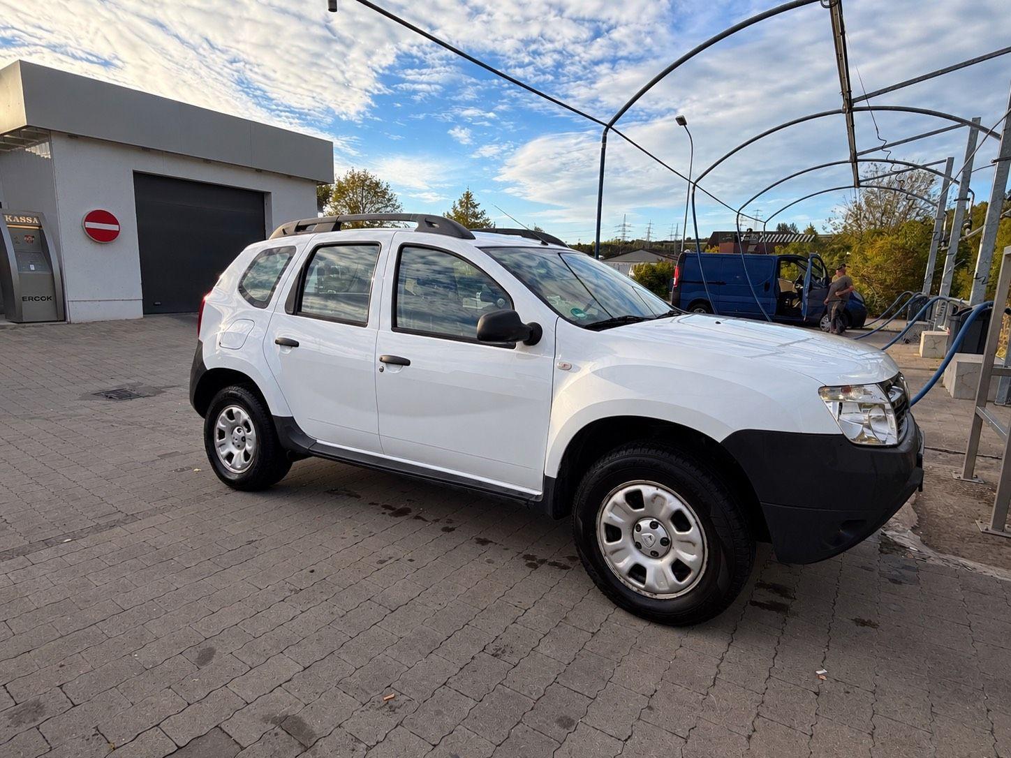 Dacia Duster 2012 — engine 105 HP (77kW)