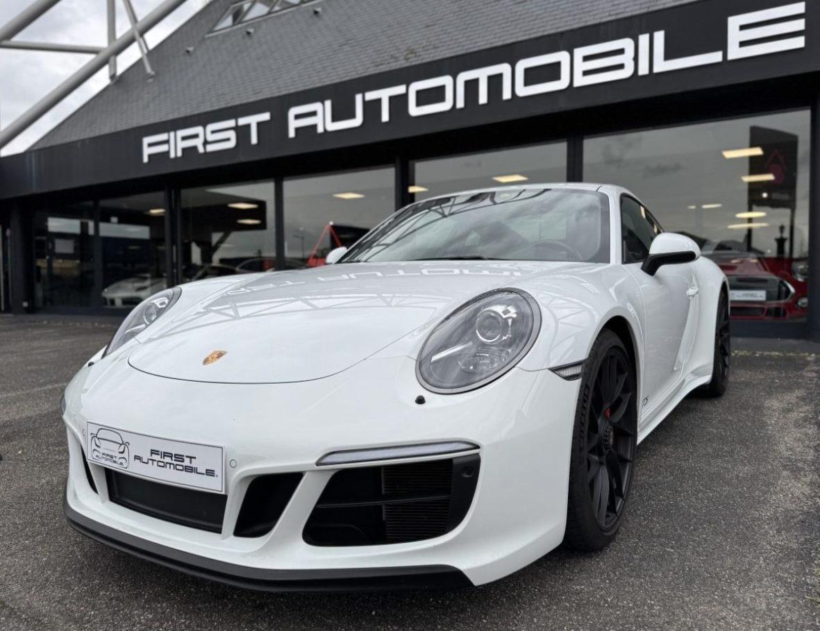 Porsche 911 Carrera GTS