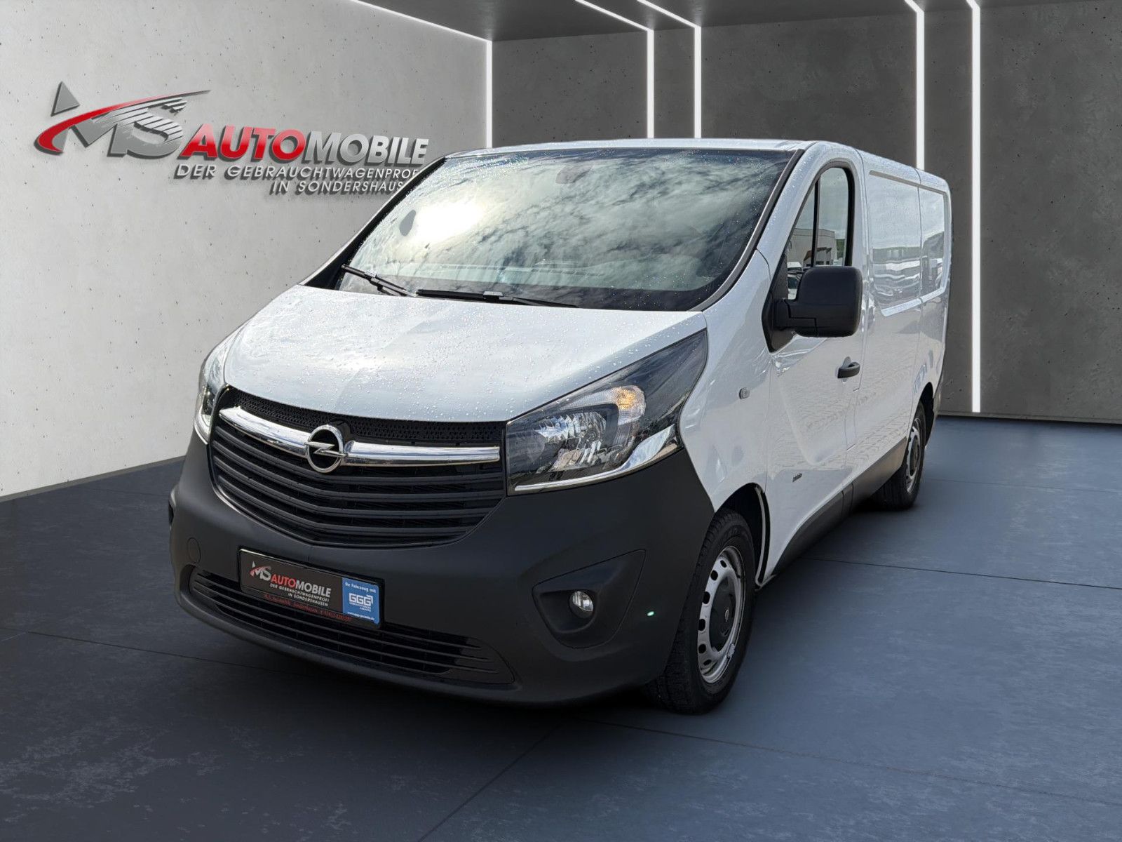 Opel Vivaro - 1