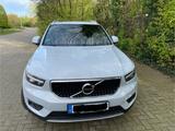 Volvo XC40 D3 Momentum Pro Geartronic Momentum Pro - silberne Volvo XC40