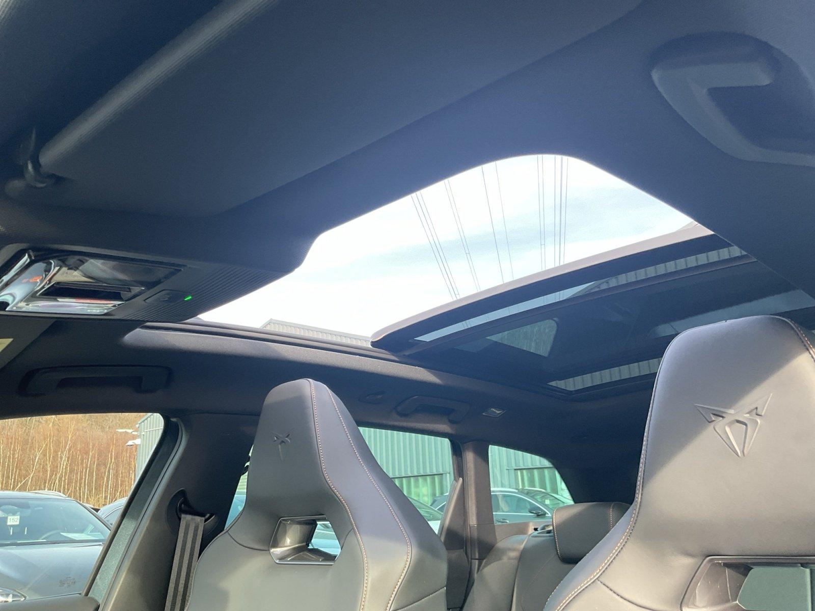 Cupra Leon SP VZ 2.0 TSI ACC LED NAVI PANO SHZ