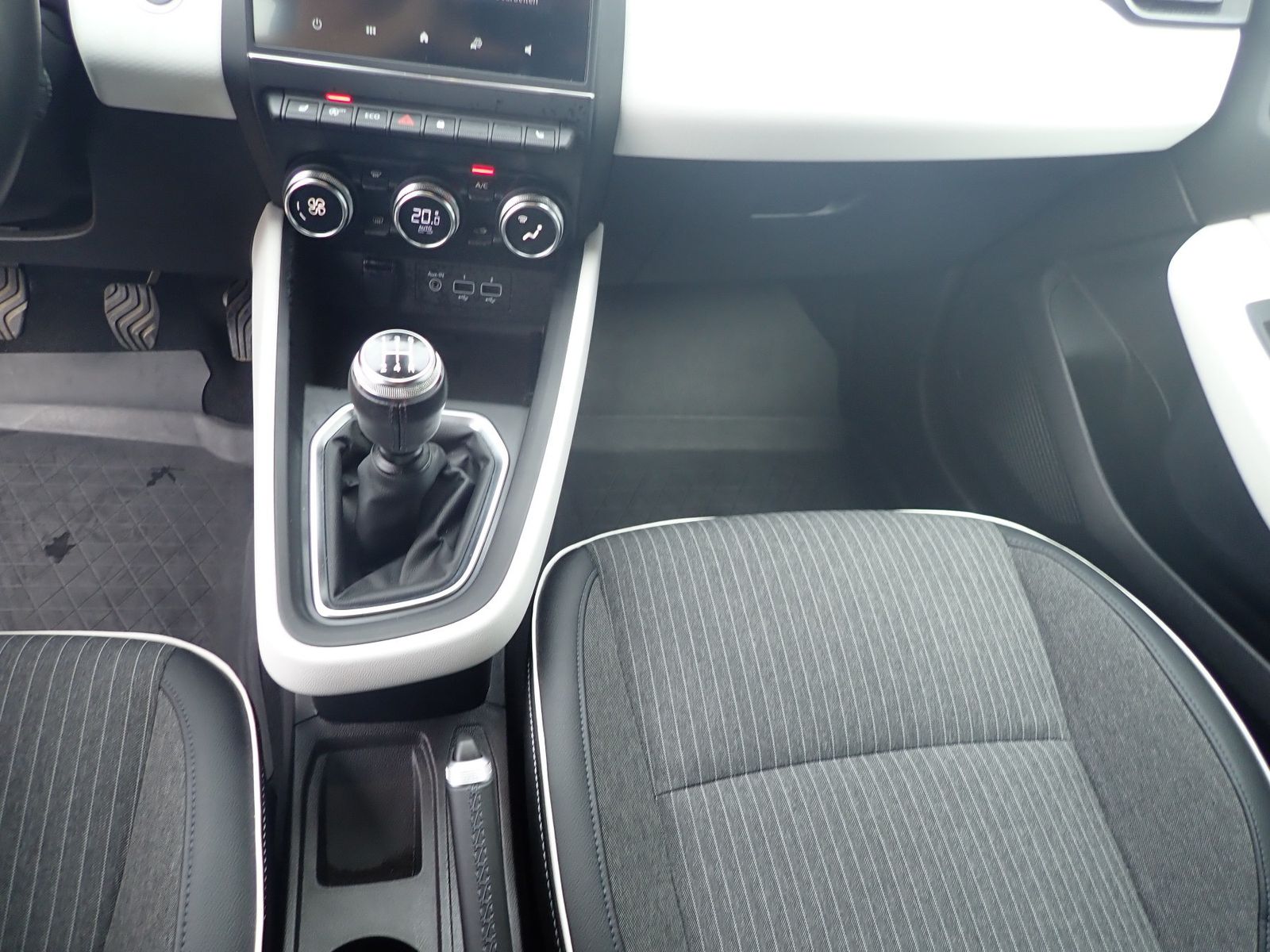 Fahrzeugabbildung Renault Clio V Intens TCe 100 NAVI WKR
