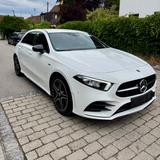 Mercedes-Benz A 180-Garantie-AMG-Night Paket-Neuer Service - Mercedes-Benz mit Benzin-Antrieb: Limousine, 180 AMG Paket