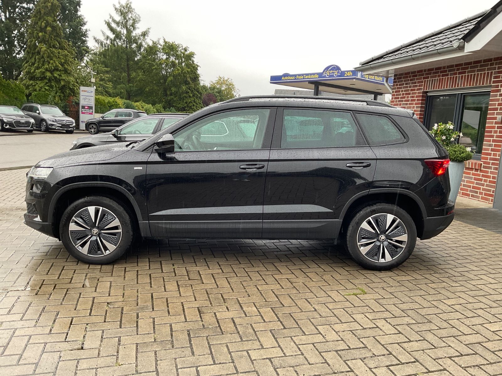 Fahrzeugabbildung SKODA Karoq 1.5l TSI DSG Selection,Kamera,Navi,ACC
