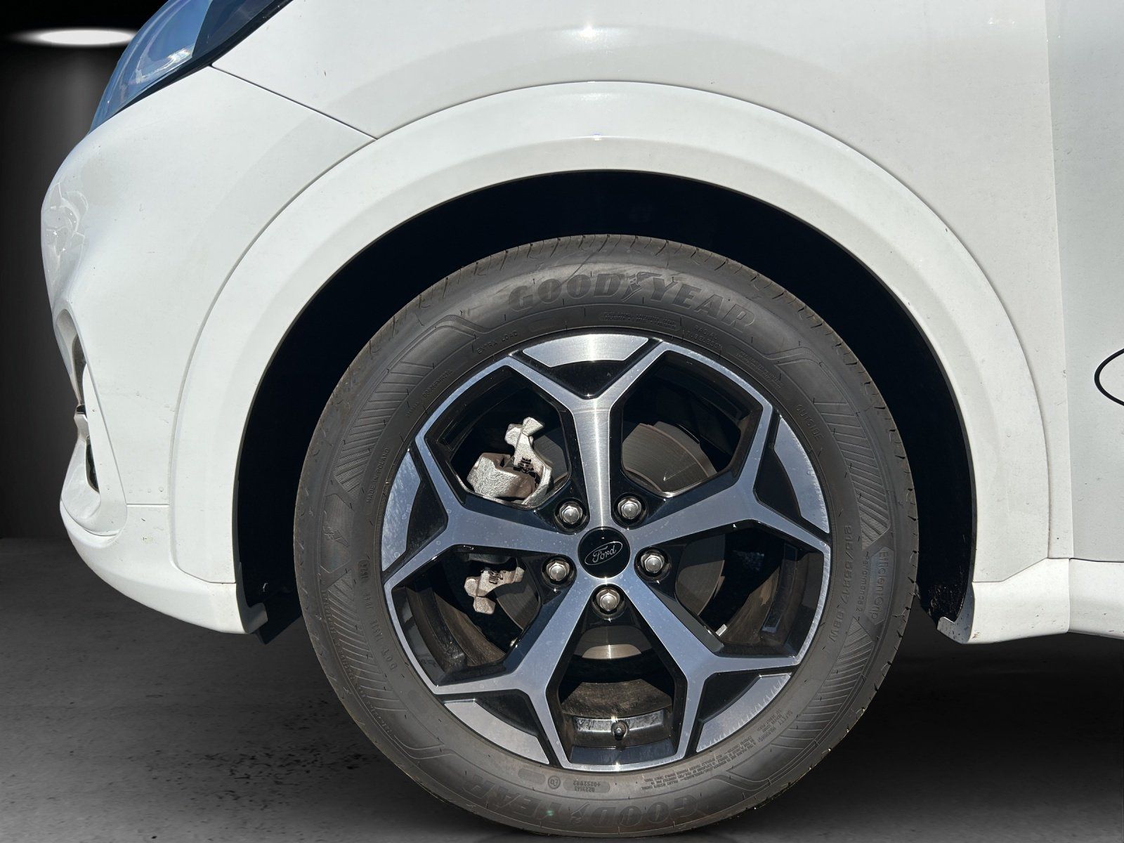 Fahrzeugabbildung Ford Puma ST Line Winter Paket DachSchwarz Kamera PDC