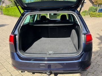 Volkswagen Golf - 10