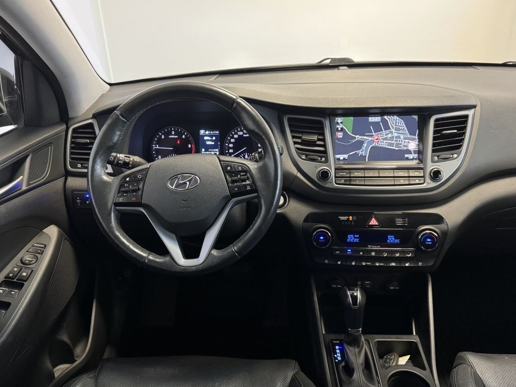 Fahrzeugabbildung Hyundai Tucson 2.0 CRDi 4WD Automatik Premium+AHK