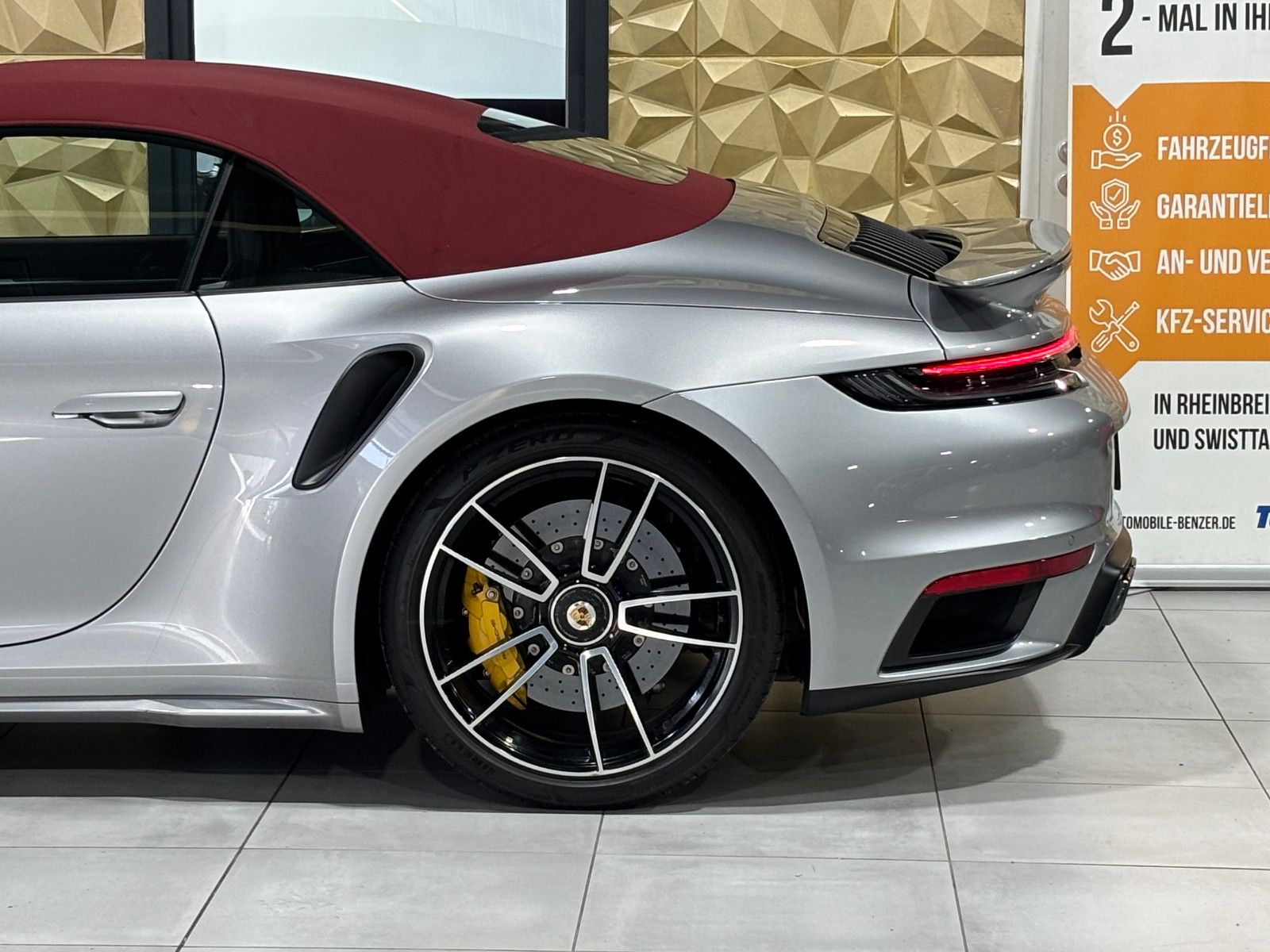 Fahrzeugabbildung Porsche 911 Turbo S Cabriolet/APPROVED24''/LIFT/BOSE