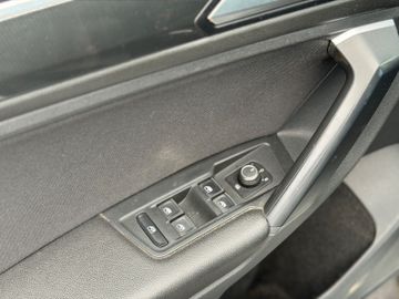 Volkswagen Tiguan - 12