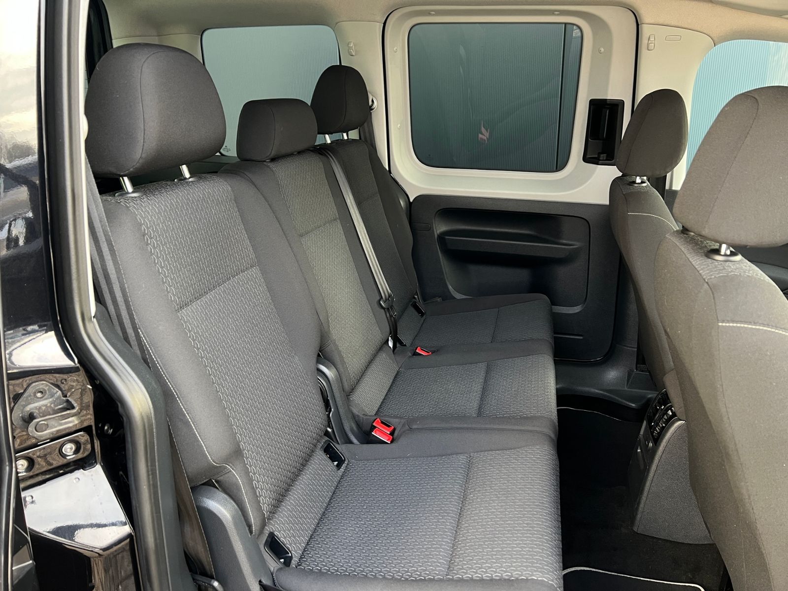 Fahrzeugabbildung Volkswagen Caddy Generation Four 2.0 TDI *Bi-Xenon, Navi, T