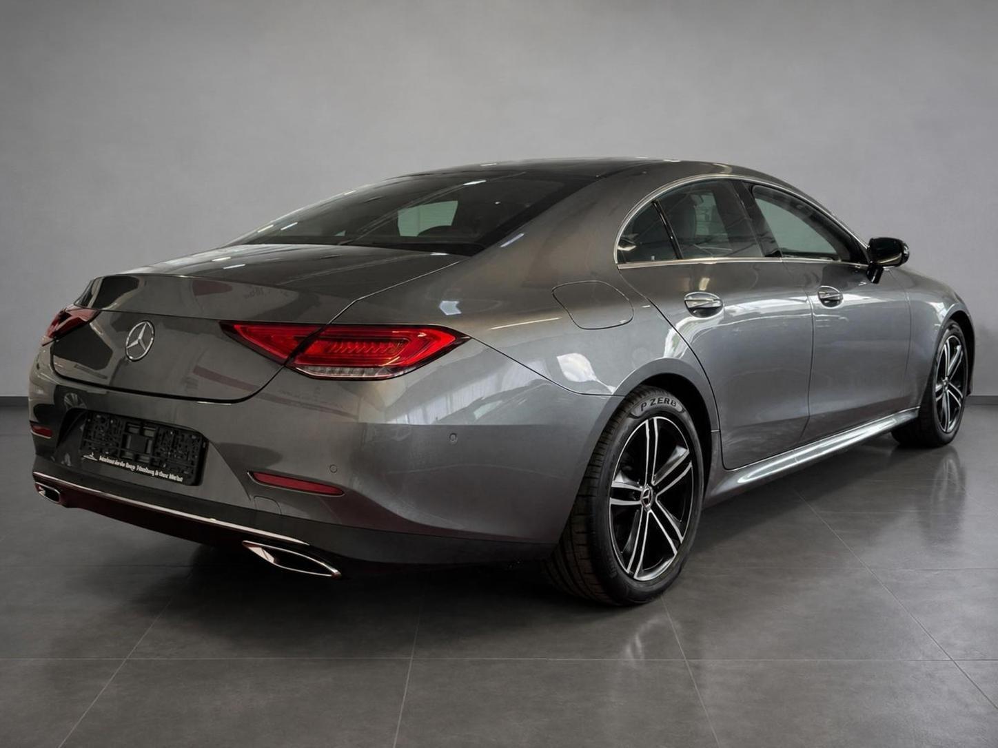 Mercedes-Benz CLS 220 *1. Hand + LED + Ambiente*