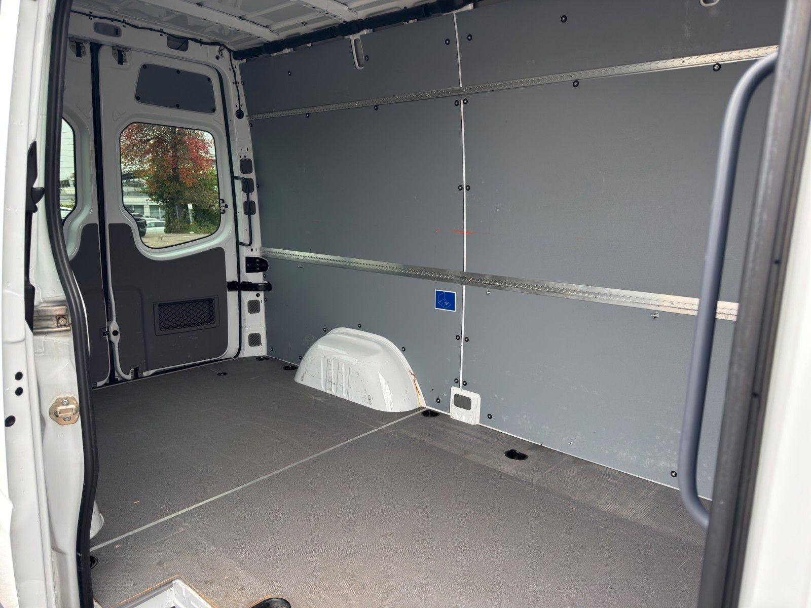 Fahrzeugabbildung Mercedes-Benz SPRINTER II KASTEN 216 CDI AHK