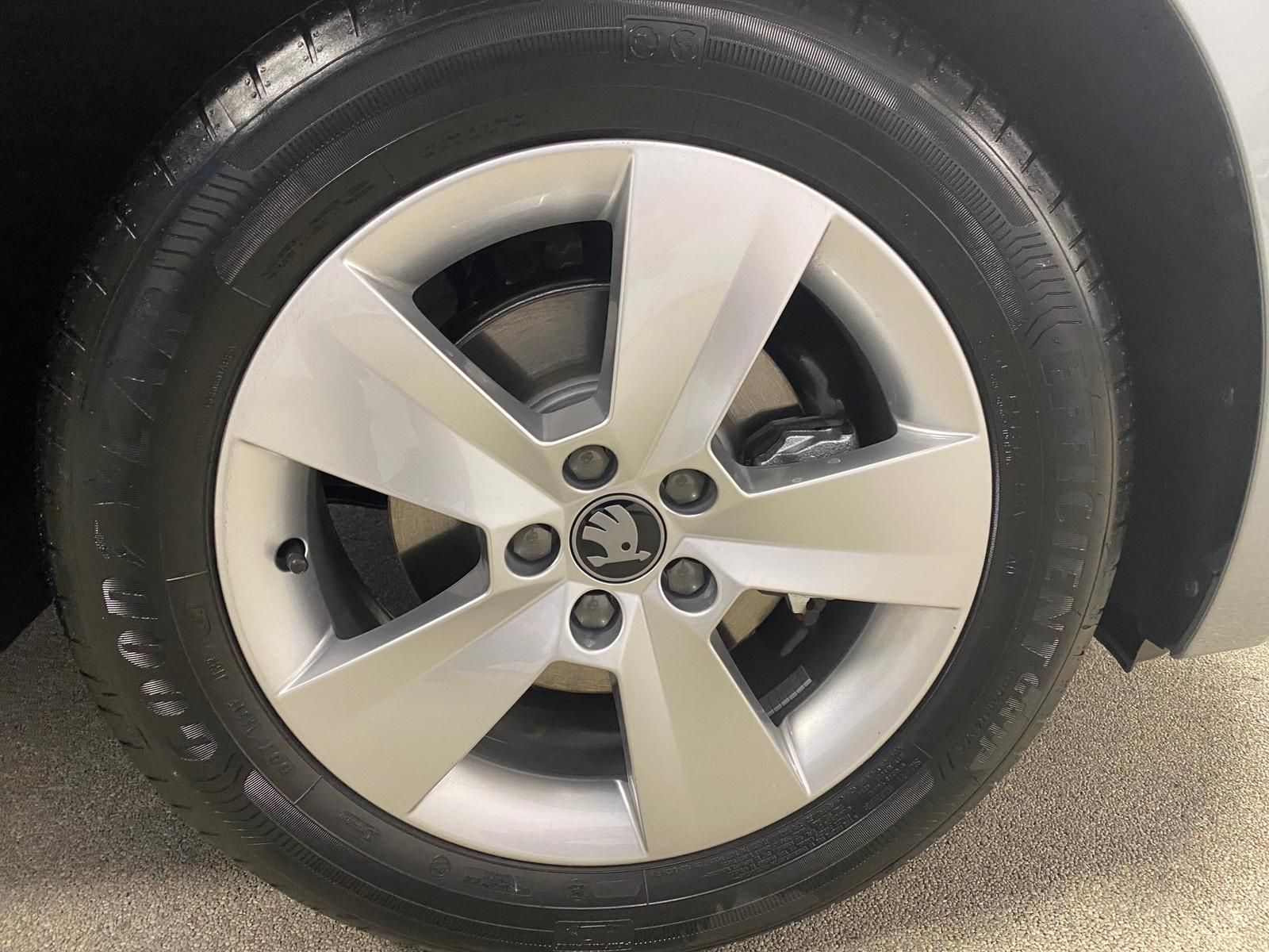 Fahrzeugabbildung SKODA Scala 1.0 TSI Selection APP+KLIMA+RFK+SITZHEIZ++