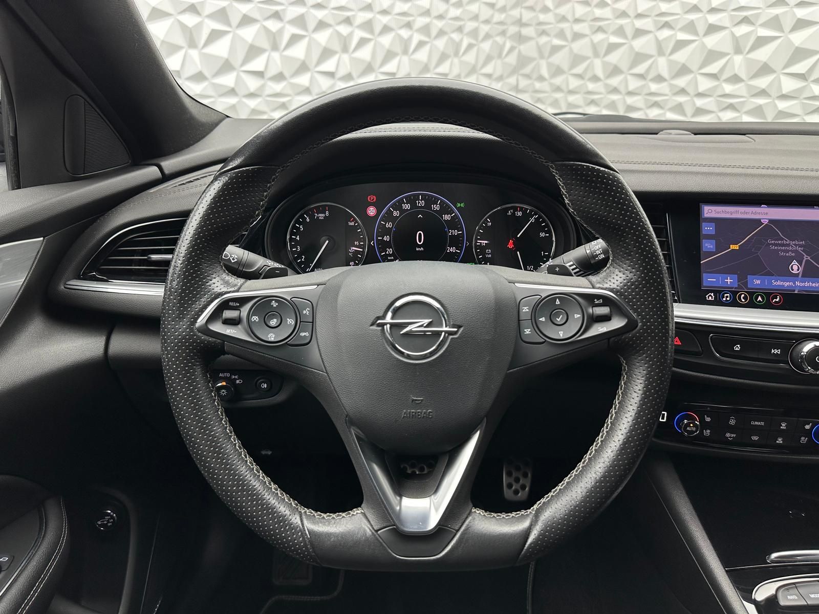 Fahrzeugabbildung Opel INSIGNIA 2.0 GSI 4x4 OPC/BOSE/PANO/AHK/RCAM/HUD