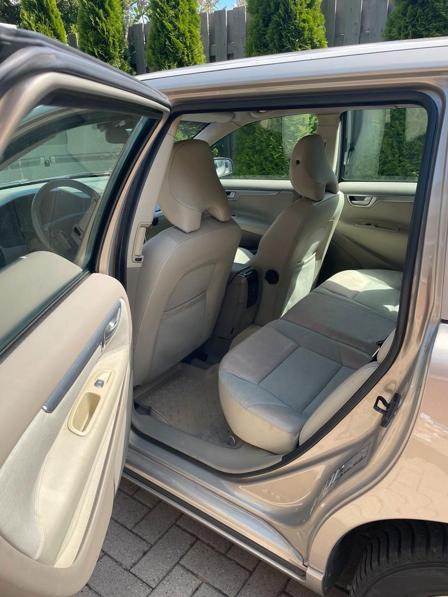 Volvo V70 2004 — photo 8