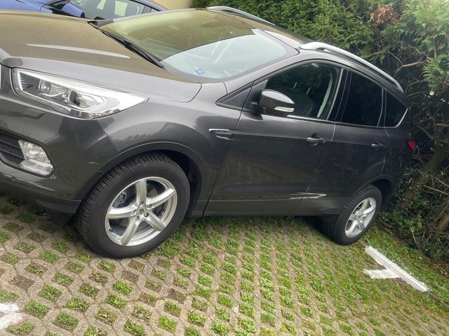 Ford Kuga Titanium 1.5 EB