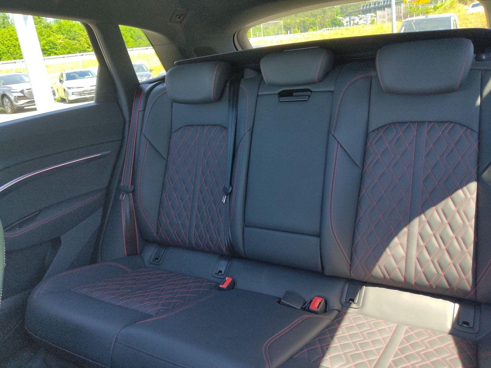 Audi SQ8 e-tron - Bild 13