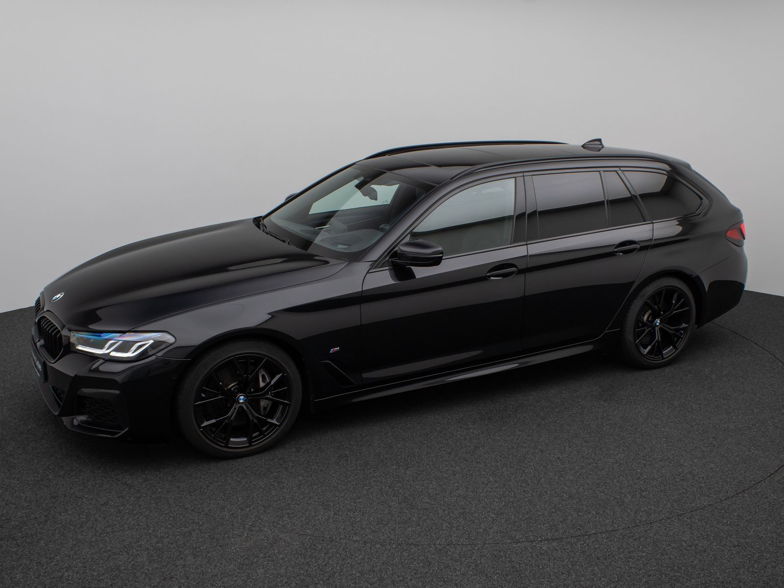 Fahrzeugabbildung BMW 530d M Sport Panorama Kamera Laser HUD DAB HiFi
