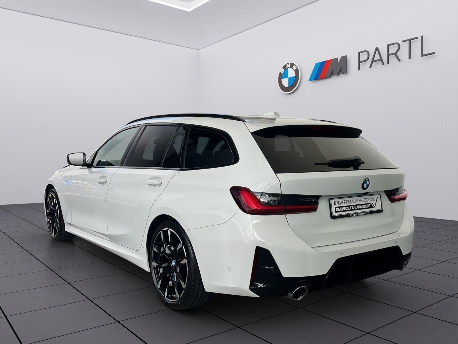 BMW 320i Touring M-Sport adapLED ACC 360° Pano AHK foto 3