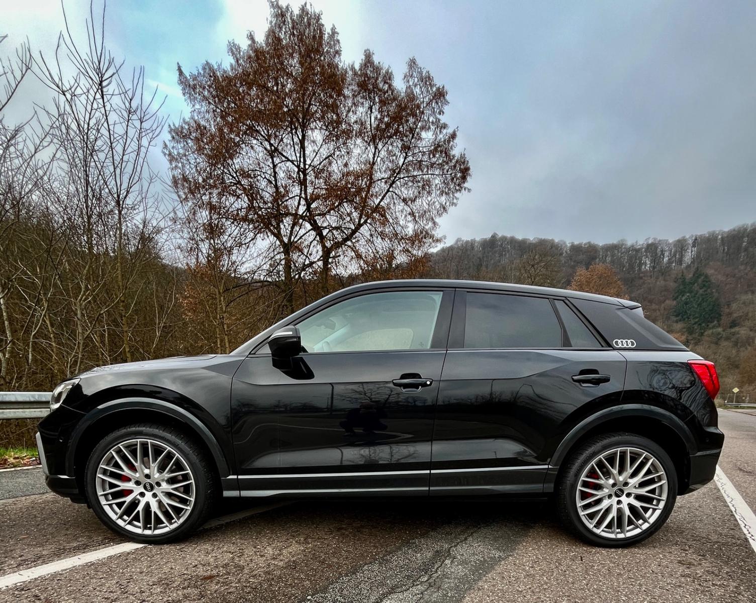 Audi Q2 40 TFSI quattro StHzg. P-Dach 5 J.Garantie.*