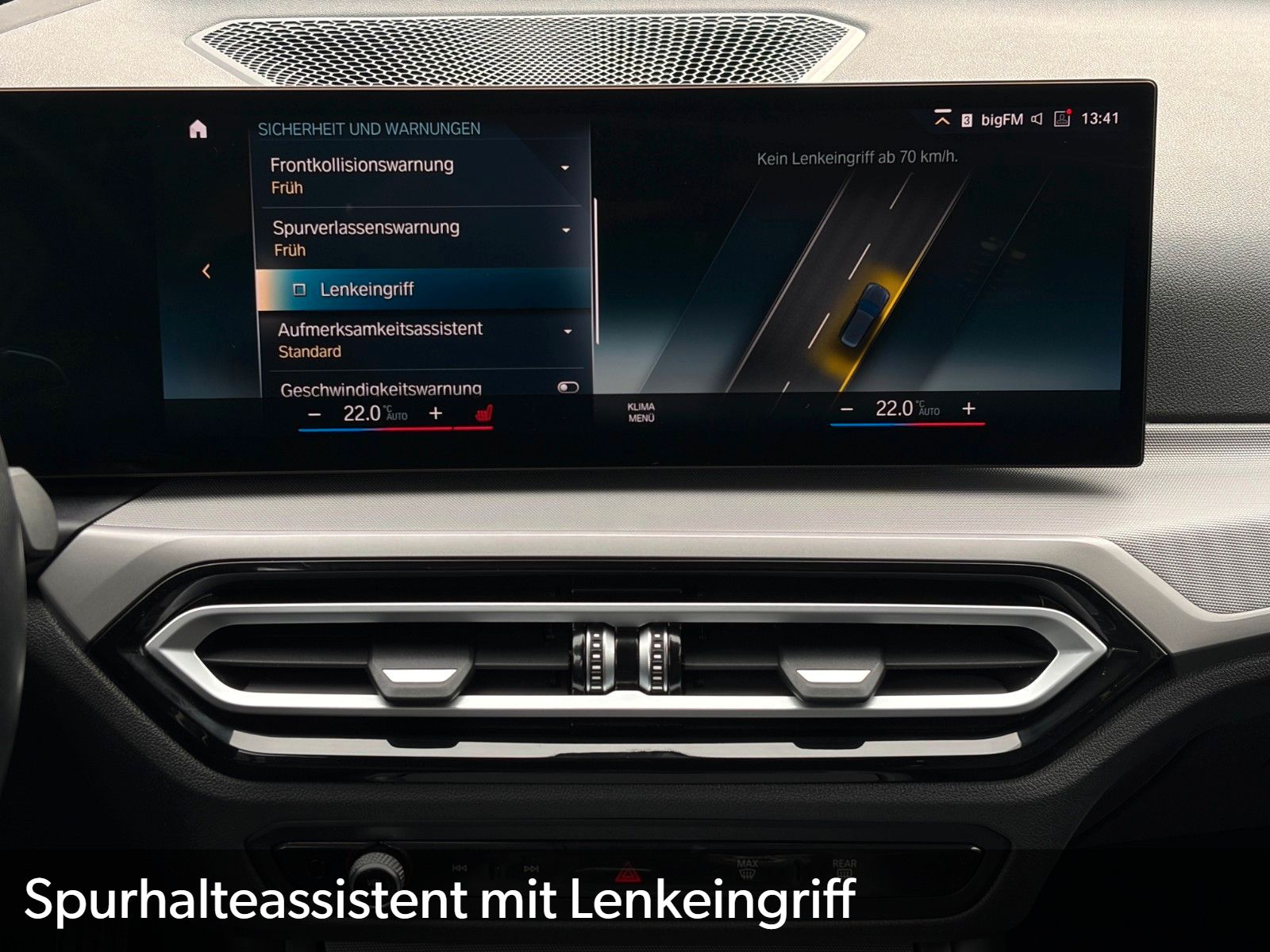 Fahrzeugabbildung BMW 330e Touring ACC HuD HiFi CAM Navi LED CarPlay