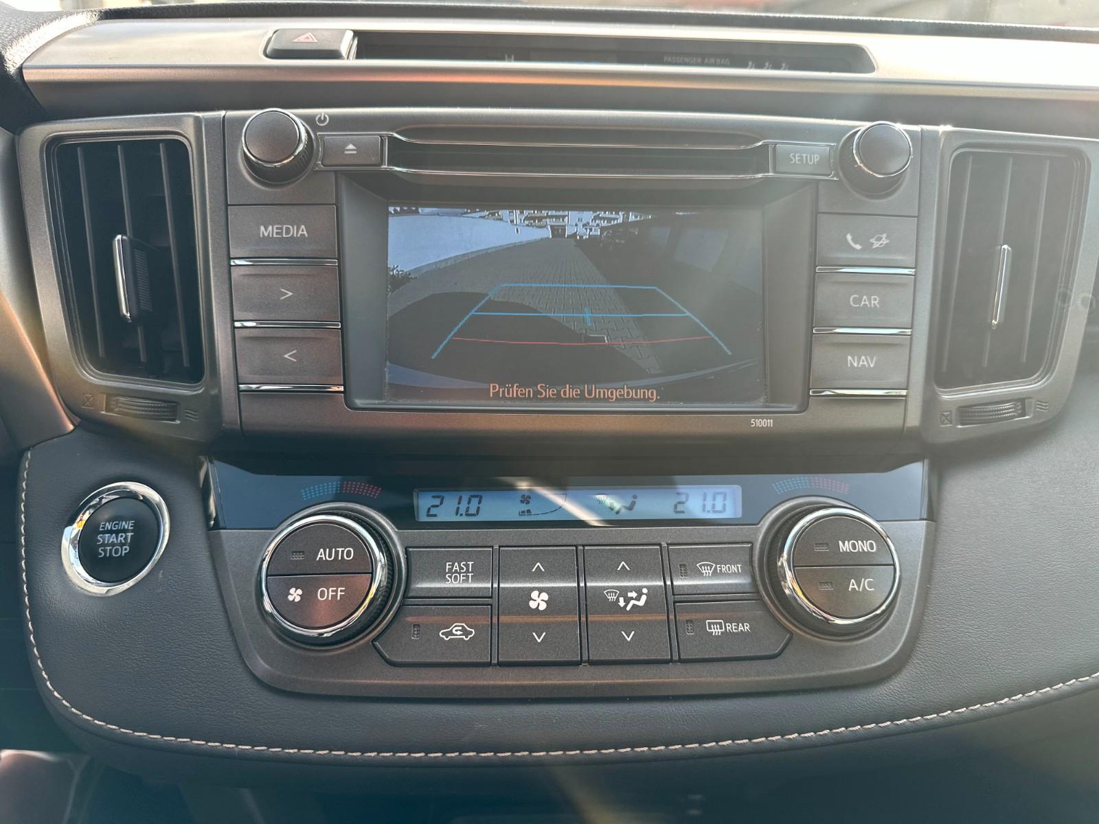 TOYOTA RAV4 - 2.0D -  4X4 - ATTELAGE - 124 CV -BVM