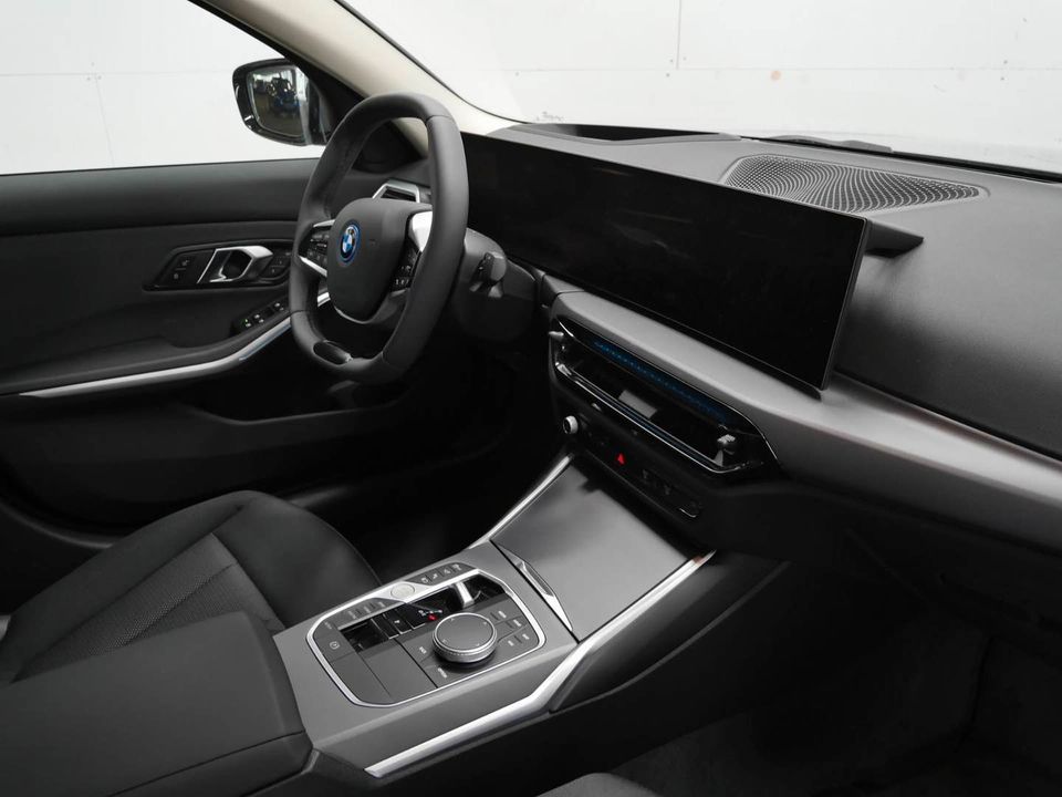 BMW 330 - Bild 5