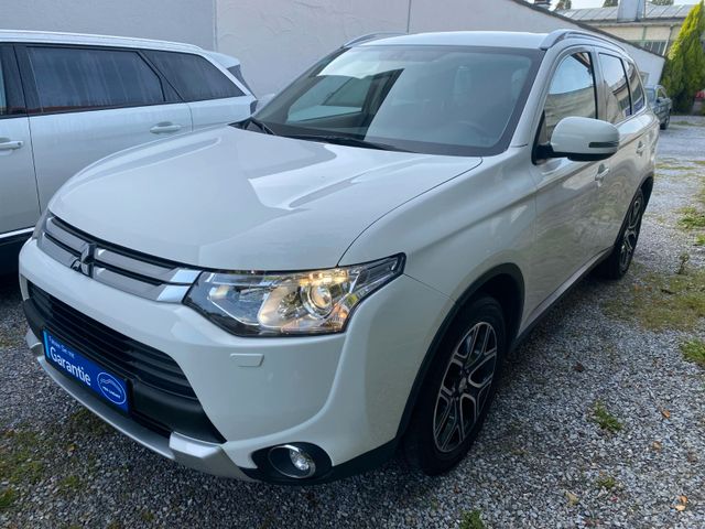 Mitsubishi Outlander 2.2 DI-D 4WD*7 Sitzer*Xenon*Kamera*PDC