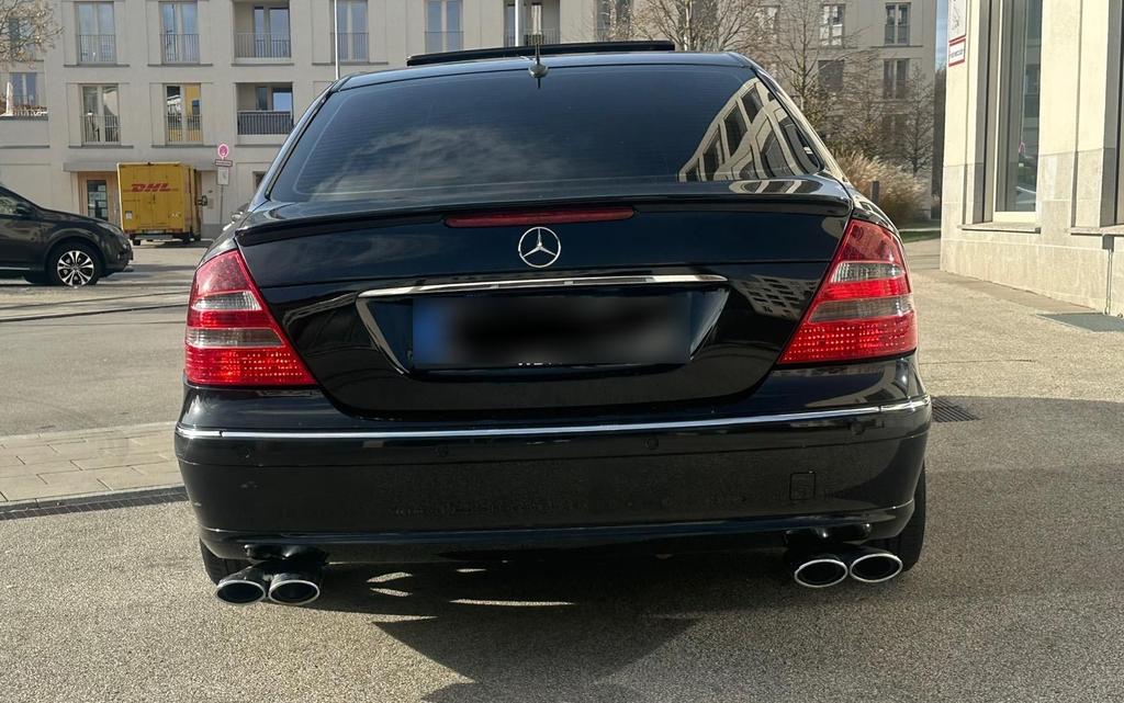 Mercedes-Benz E 320
