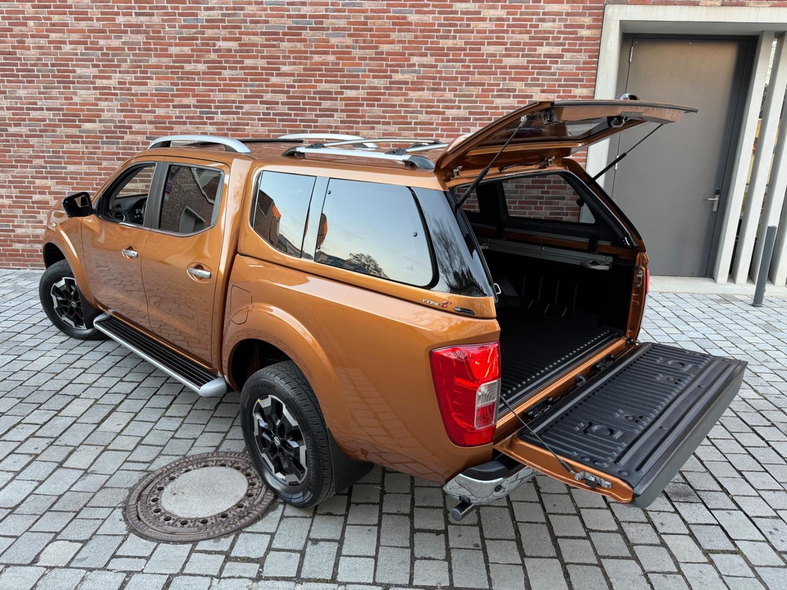Nissan Navara NP300 Tekna  + HARDTOP + VOLLAUSSTATTUNG