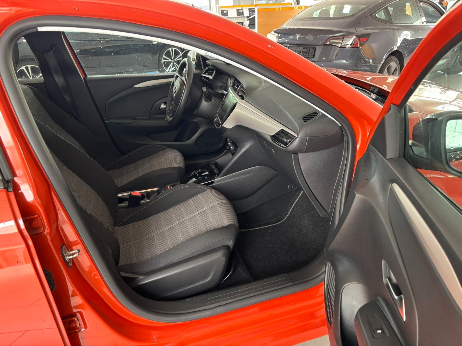 Fahrzeugabbildung Opel Corsa-e F EDITION 7,4KW SHZ/PDC/NAVI/TEMPOMAT/50