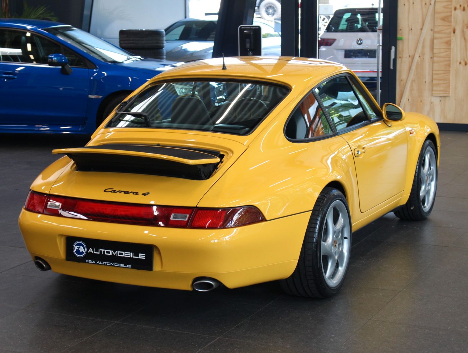 Fahrzeugabbildung Porsche 993 Carrera 4  1. Hand + Sammler + Lückenlos PZ