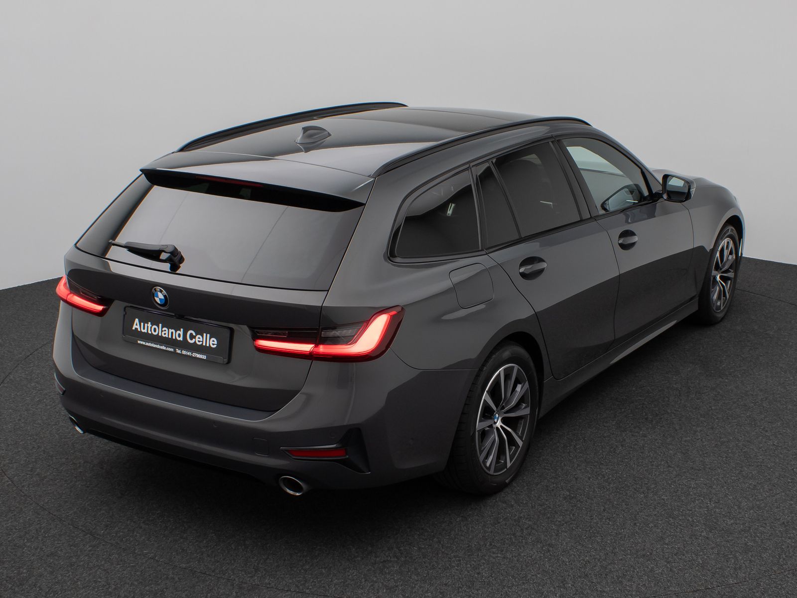 Fahrzeugabbildung BMW 320d xD Sport Line Panorama Laser Kamera HUD DAB