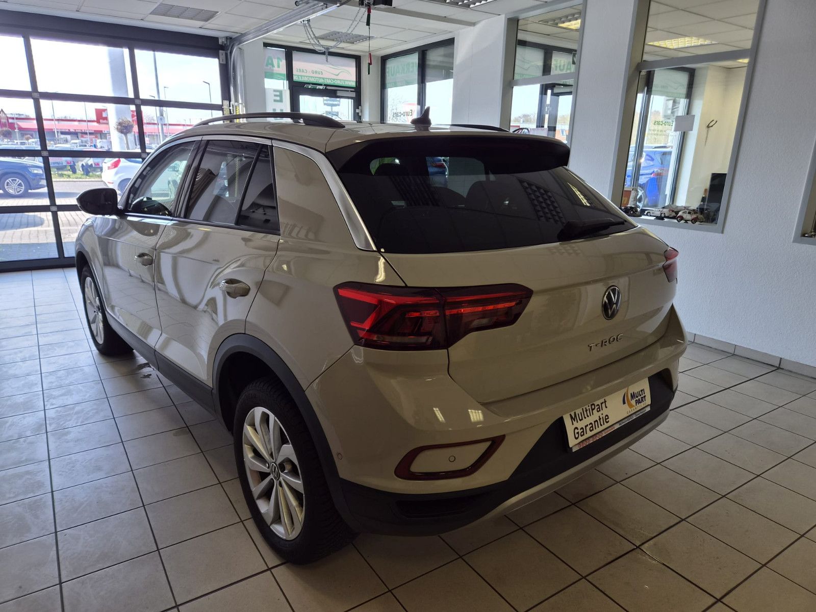 Fahrzeugabbildung Volkswagen T-Roc Life / NAVI / AHK / DIGITAL