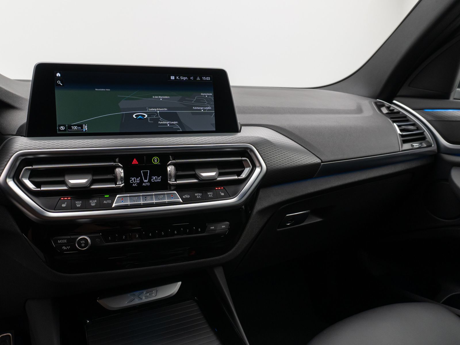 Fahrzeugabbildung BMW X3 xD30e M Sport 360°Laser HUD DAB HiFi Komfort