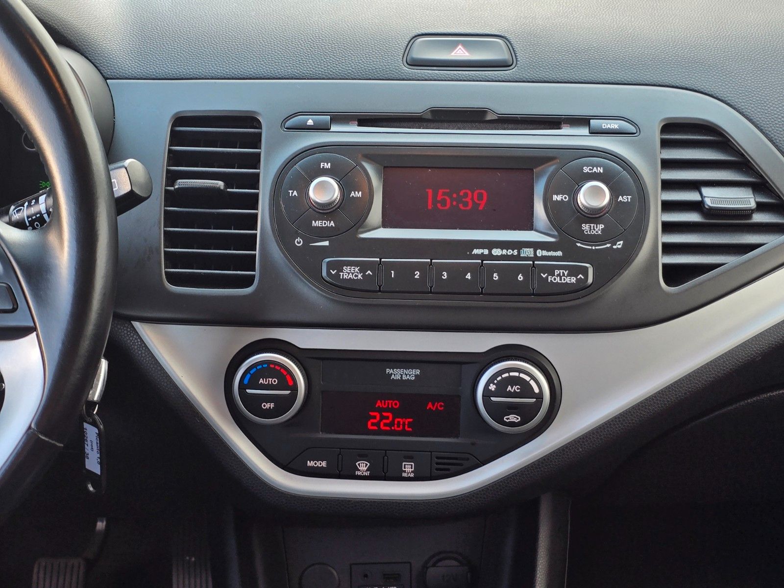 Fahrzeugabbildung Kia Picanto 1,0 Allwetter Sitzheizung Klimaautomatik
